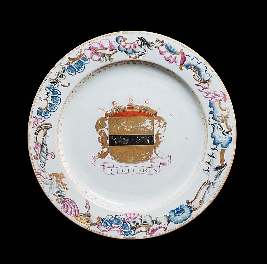 Chinese export porcelai armorial charger, arms of Tulleken