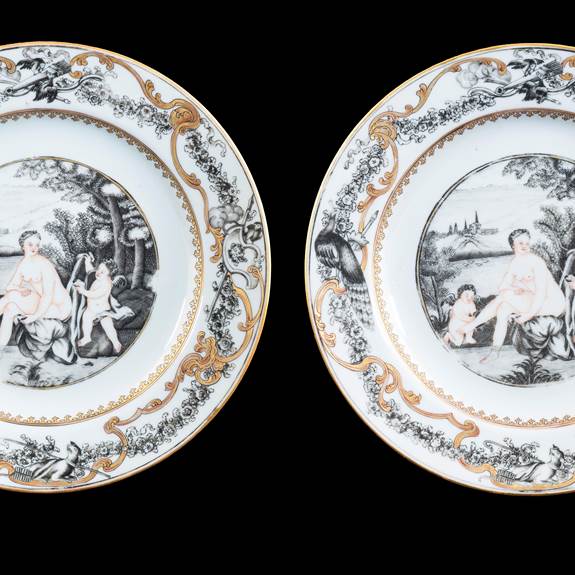 Pair of Chinese export porcelain dinner plates with European subject en grisaille