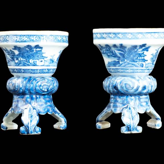 Pair of Chinese export porcelain blue and white salts