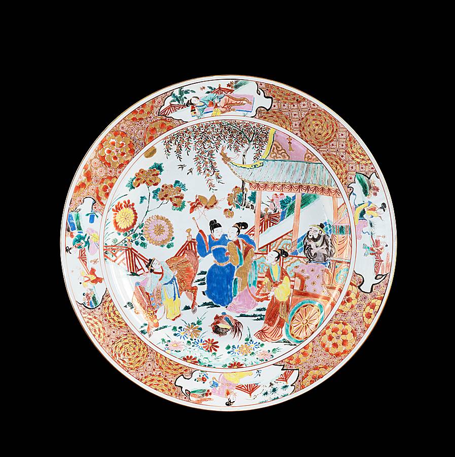 Chinese porcelain large charger