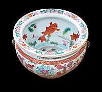 Chinese porcelain famille rose tobacco leaf pattern fishtank