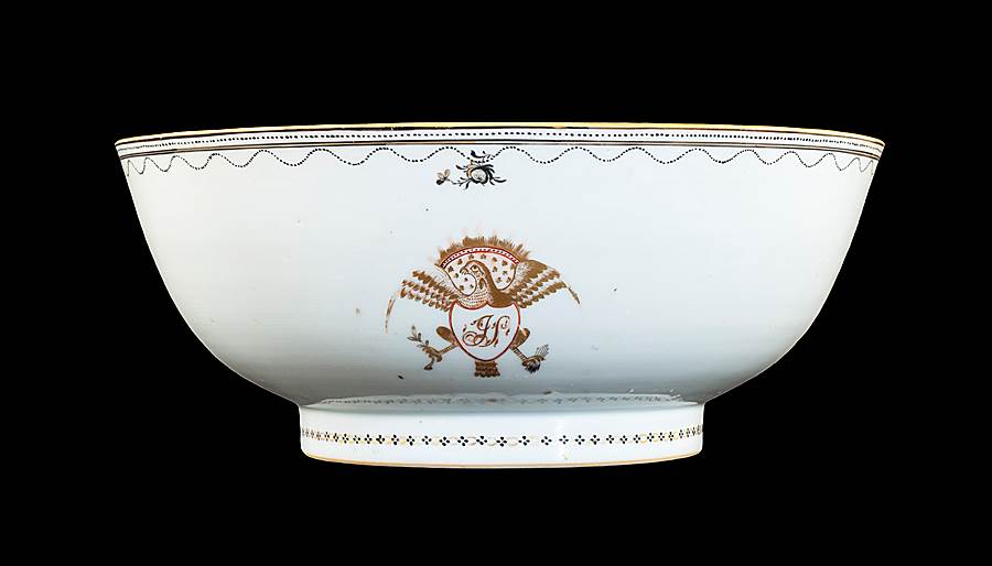 GG: Chinese export armorial porcelain bowl, American Eagle design