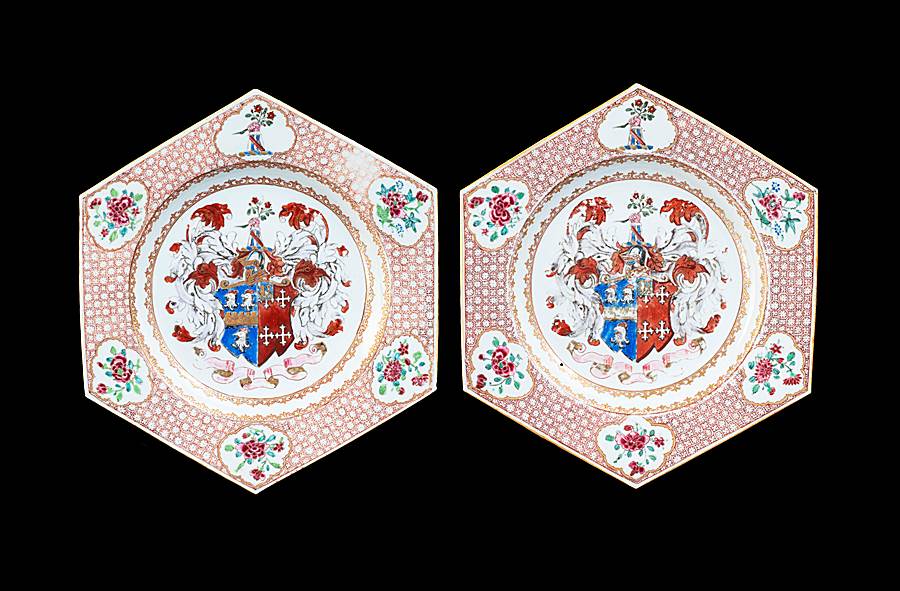 GG: Pair of Chinese export armorial dinner plates, arms of Jephson impaling Chase
