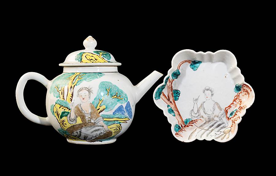 GG: Chinese export porcelain teapot cover and stand with European Subject
