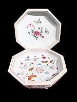 Chinese porcelain famille rose box and cover