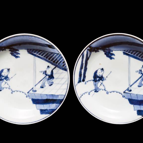 Pair of Japanese Arita porcelain small dishes