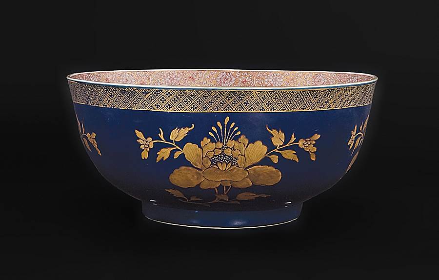 Chinese porcelain powder blue punchbowl 