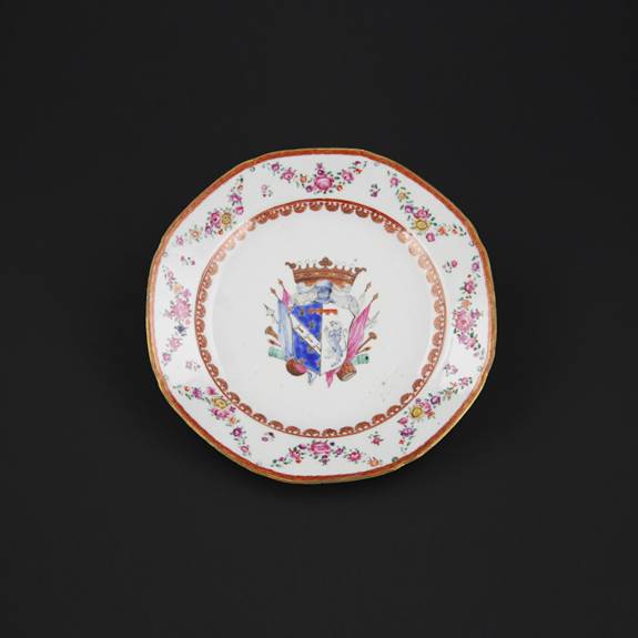 Chinese export porcelain Armorial Dinner Plate (italian arms)
