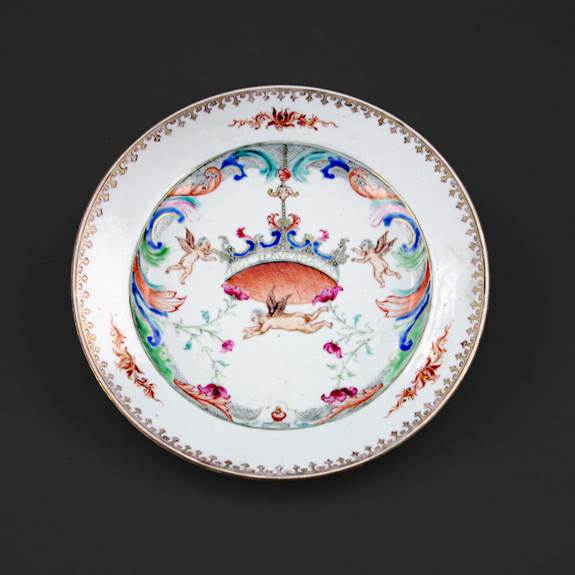 Chinese export porcelain pseudo armorial plate
