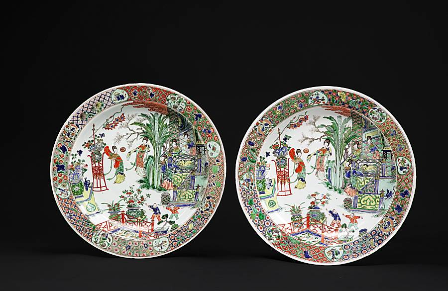 pair of chinese export porcelain famille verte dishes