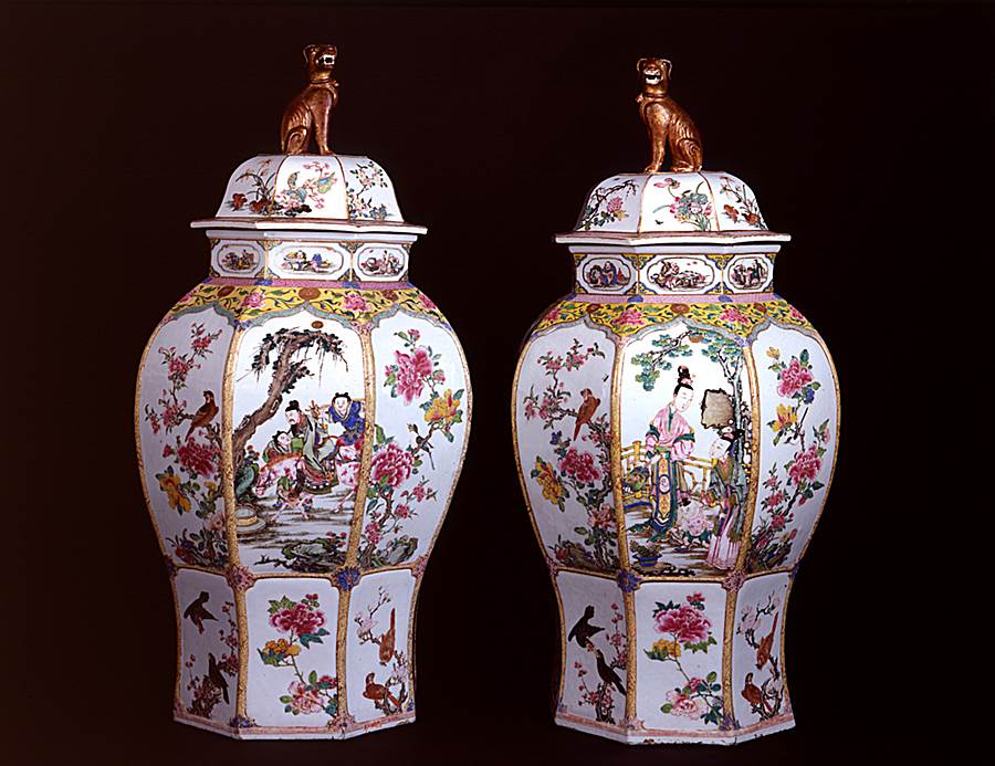 LARGE PAIR OF FAMILLE ROSE VASES AND COVERS
