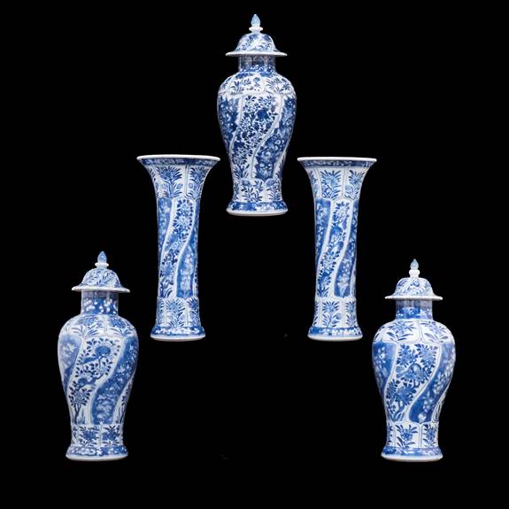 chinese export porcelain blue and white garniture