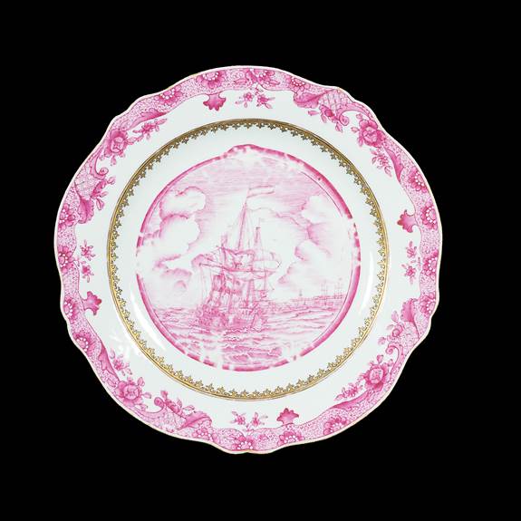 Chinese export porcelain marine subject dinner plate