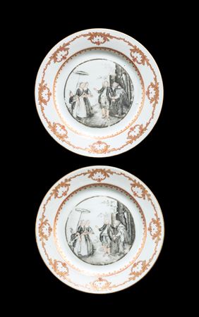 Pair of Chinese export porcelain European subject dinnerplates en grisaille