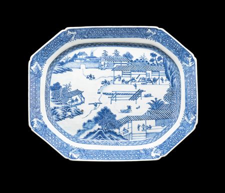 Chinese blue and white porcelain meat dish showing porcelain manufacture at Jingdezehn