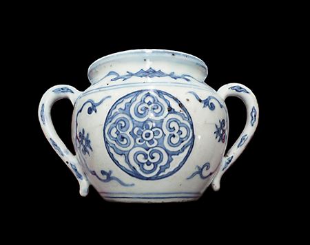 Chinese porcelain blue and white jar with Jesuit mark to base