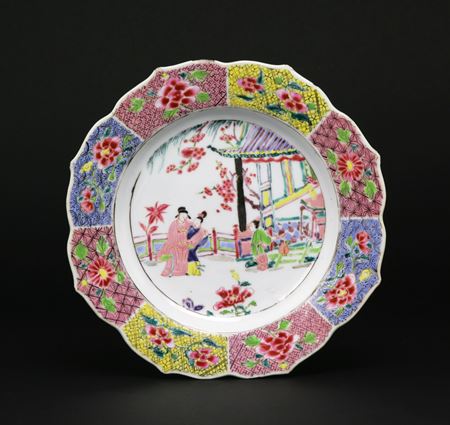 Chinese export porcelain famille rose plate